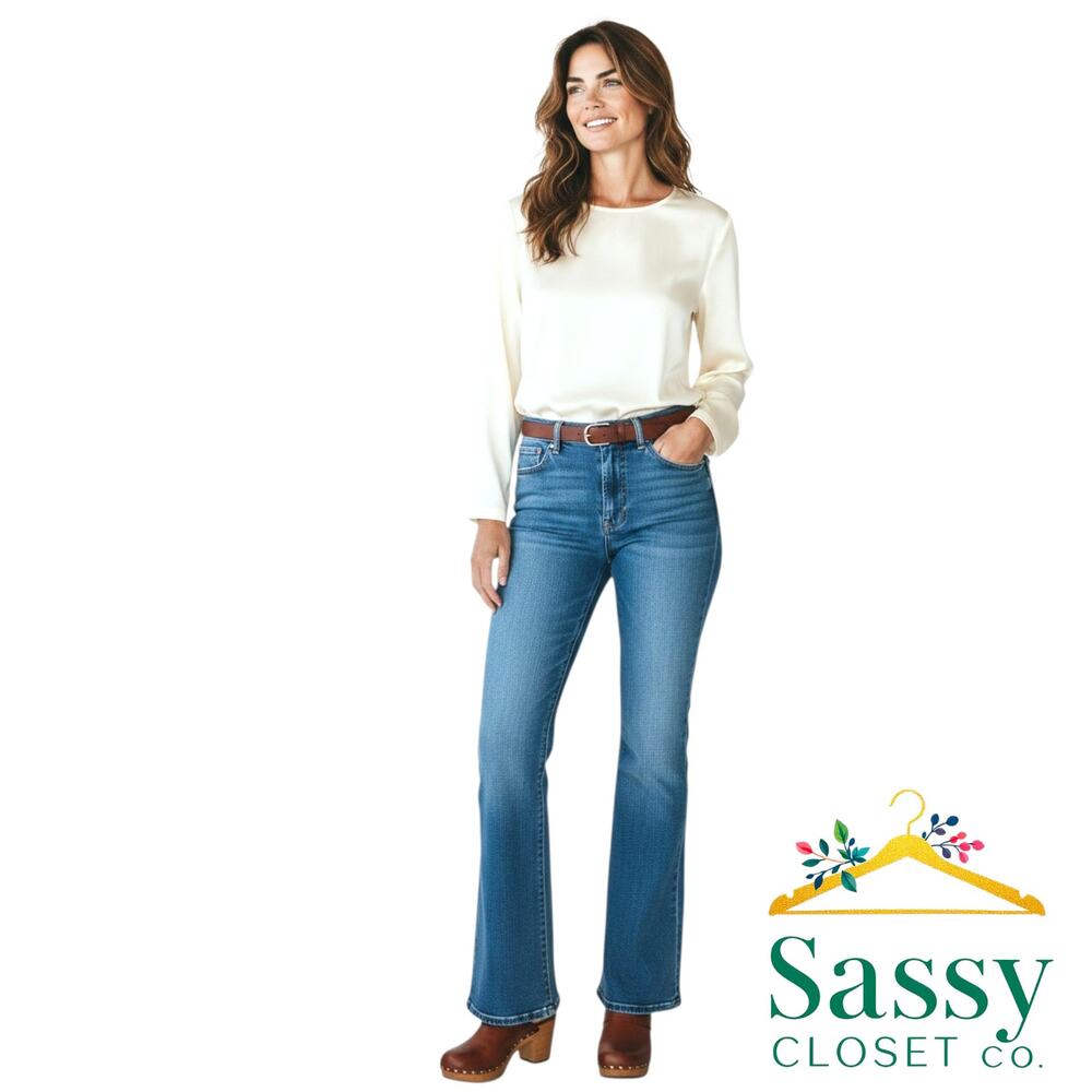Chicos High Rise Flare Jeans 2.5 US 14R Medium Wash Stretch Denim